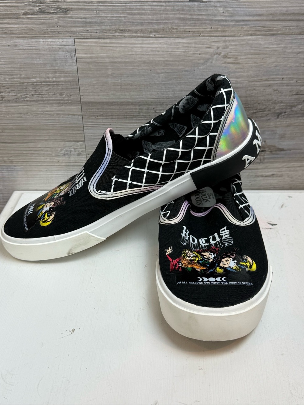 Disney Hocus Pocus Sanderson Sisters Slip On Canvas Sneakers Shoes Womens 8.5 - Picture 4 of 10